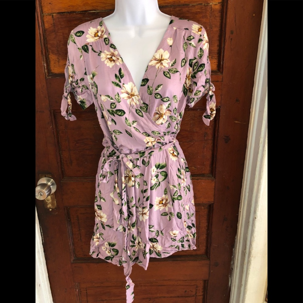 🎉HP🎉 NWT $26 Xhilaration  Floral